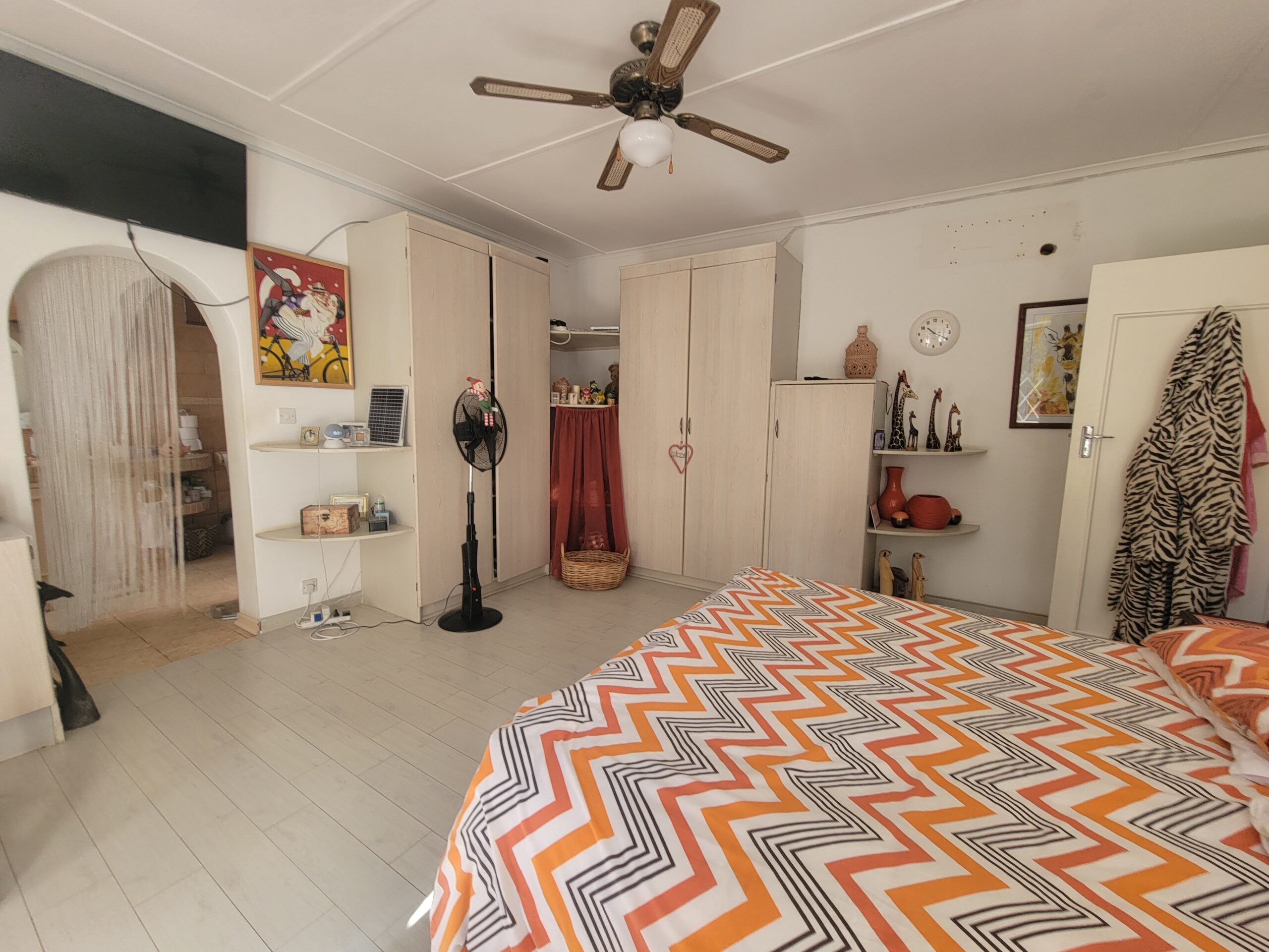 NIPHD-V8TJ – Free Standing House in Hillside For Sale, property photo 23