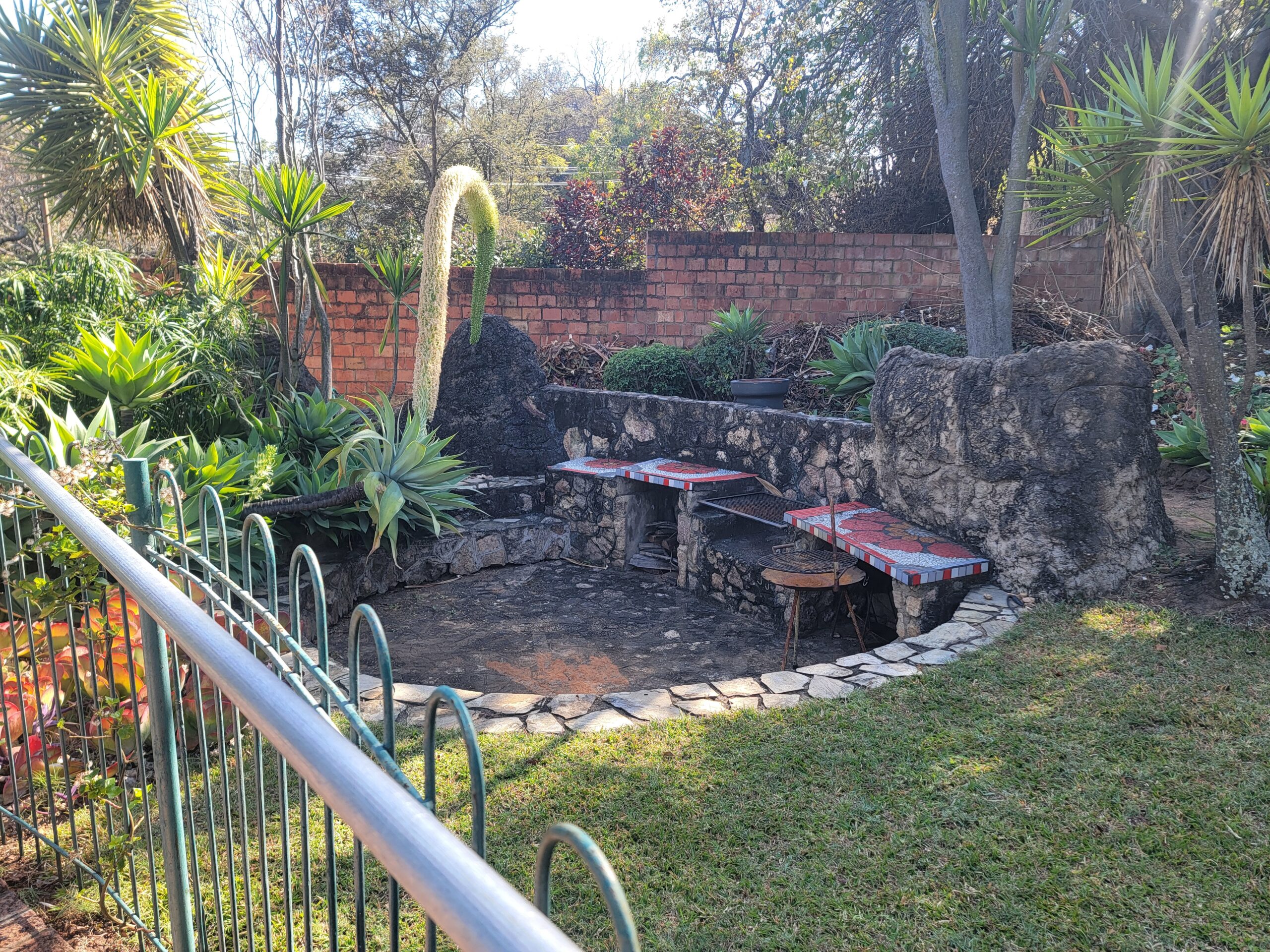 NIPHD-V8TJ – Free Standing House in Hillside For Sale, property photo 36