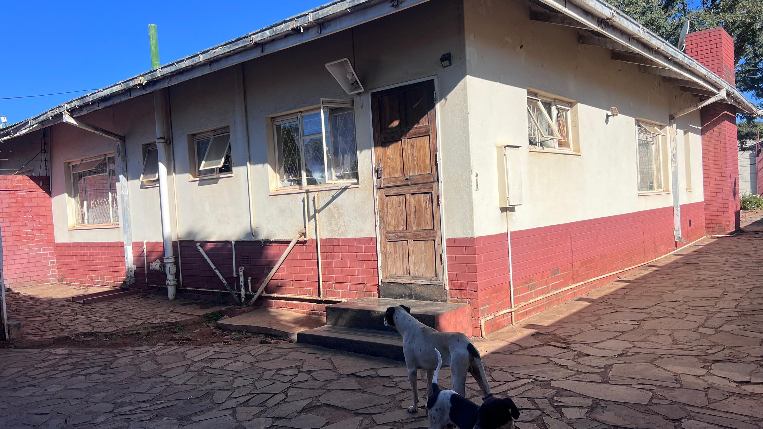 NIPHD-7LNA – Free Standing House in Mahatshula For Sale