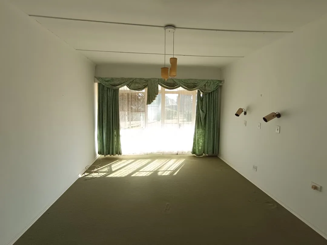 NIPHD-P0W7 – Free Standing House in Hillside For Sale, property photo 17