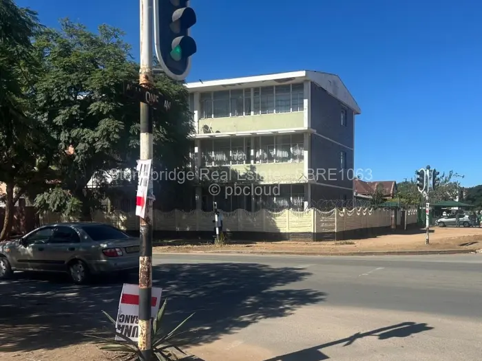 NIPHD-UQET – Apartment in CBD For Sale, property photo 2