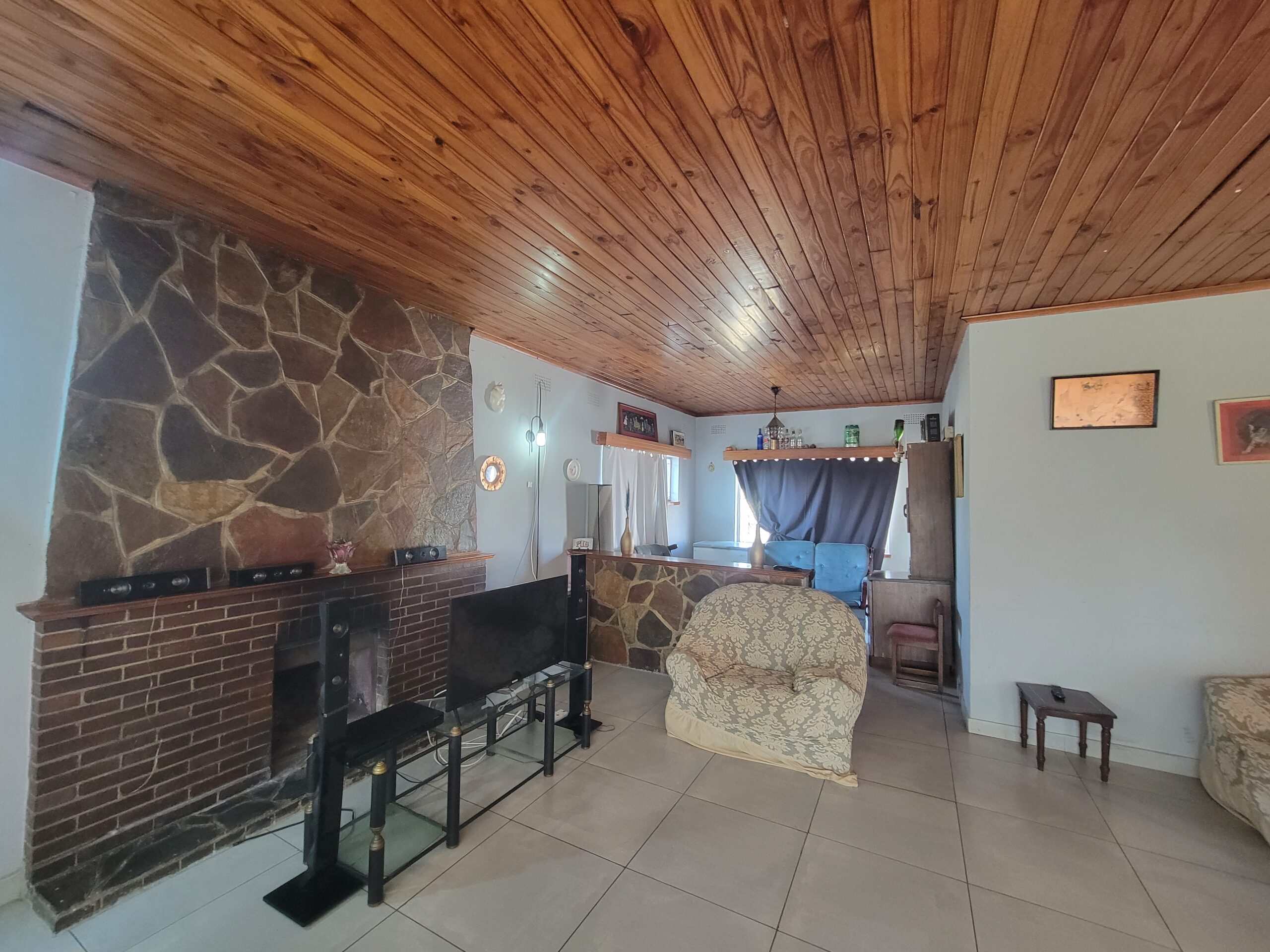 NIPHD-CAX5 – Free Standing House in Woodlands For Sale, property photo 10