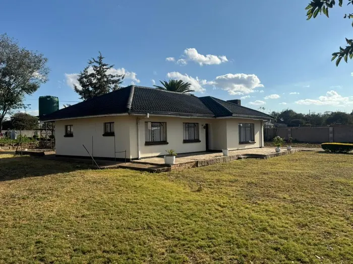 NIPHD-7ED4 – Free Standing House in Manningdale For Sale, property photo 2
