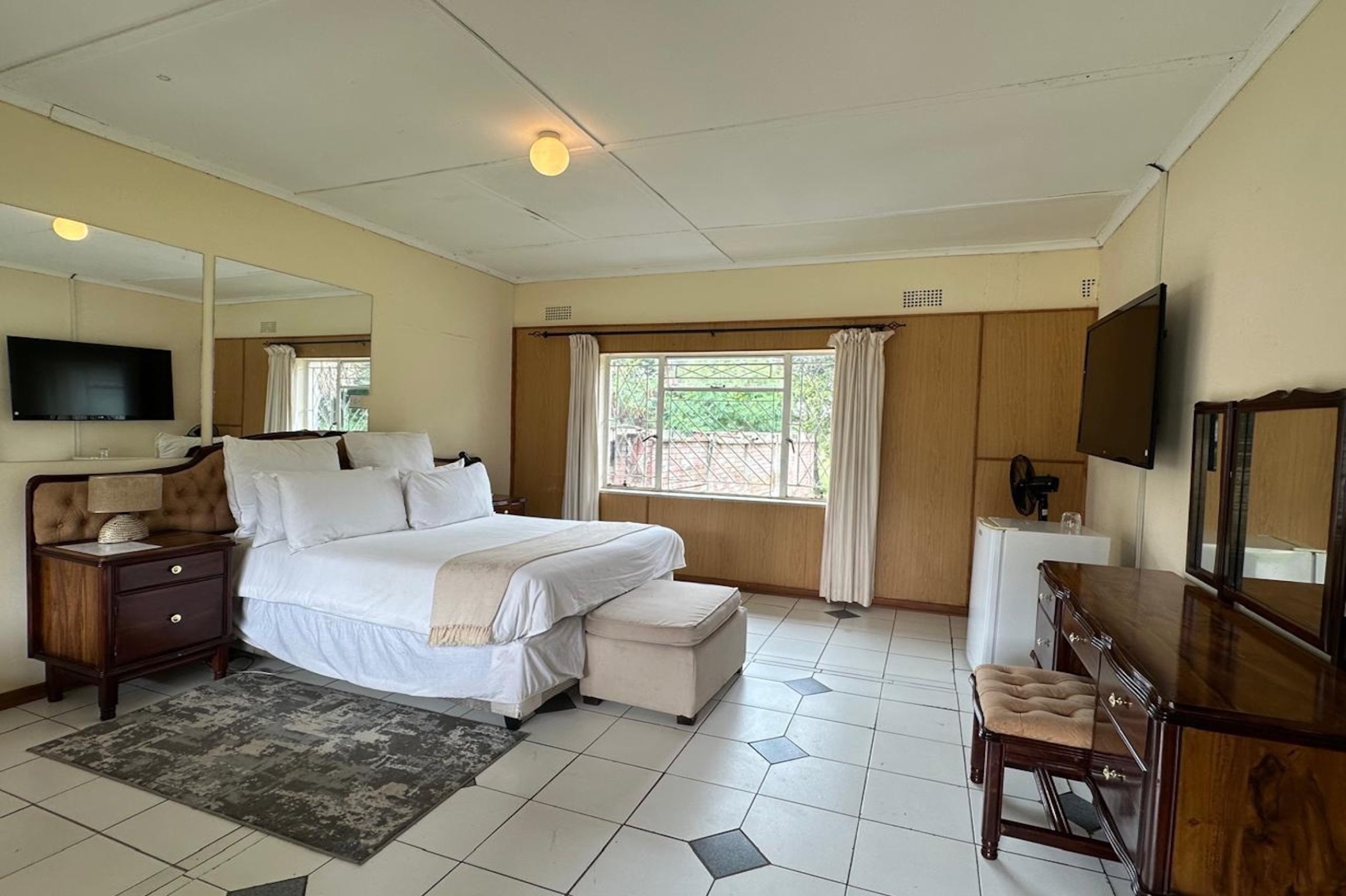 NIPHD-459V – Free Standing House in Burnside For Sale, property photo 10